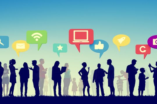 epikoinonia media internet